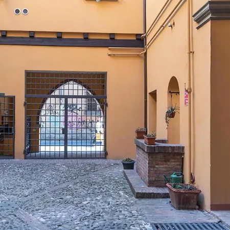 Nettuno Luxuryh - Bolognacentro Duomo And Pensión Bolonia